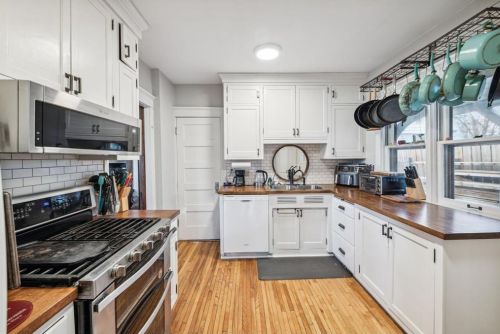 686 Duluth St, Saint Paul MN  55106-4710 exterior