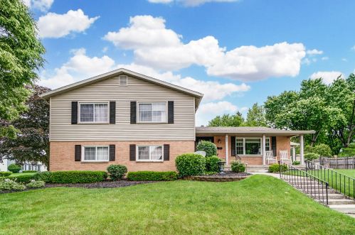 800 Medford Dr, Springfield, OH 45503-1927