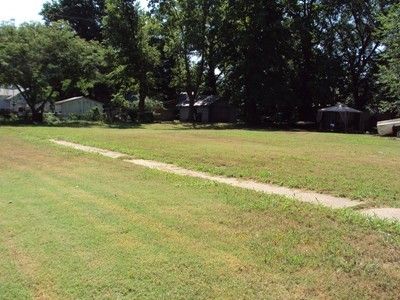 301 Lowman St, Devon, KS 66701-2355