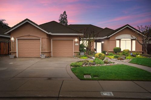 1129 Waterford Way, Lodi, CA 95242-9135