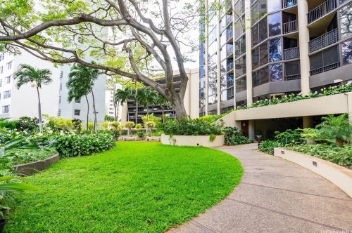 60 Beretania St, Honolulu HI  96817-4752 exterior