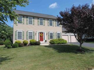 1587 Glenleigh Dr, York, PA 17404-8525
