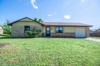 3104 Kathy Ln, Edmond, OK 73034-8238