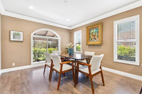 1755 Glenwood Rd, Glendale CA  91201-1543 exterior