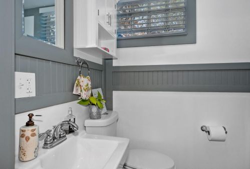 2329 Fairgreen Dr, Cincinnati OH  45238-3230 exterior