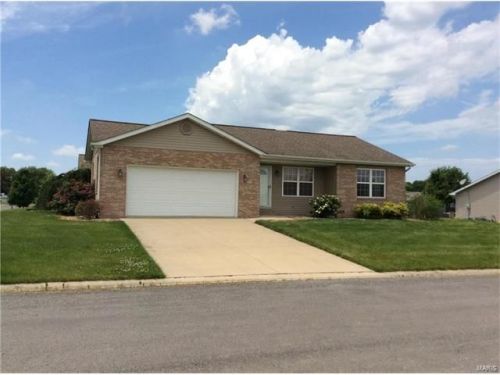 372 Linden Dr, Breese, IL 62216-3580