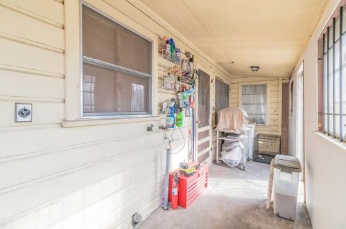 1304 Tucker St, Fort Worth TX  76104-2140 exterior
