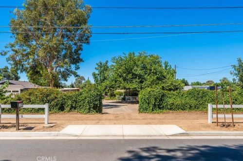 3488 Hillside Ave, Norco, CA 92860-1547