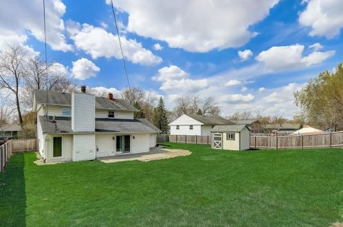 413 Indianwood Dr, Carol Stream IL  60188-1561 exterior