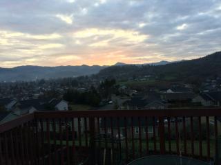 315 Salmon St, Roseburg OR  97471-4760 exterior