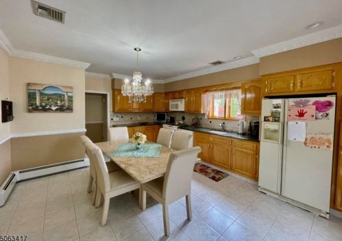 14 Berkeley Heights Park, Bloomfield, NJ 07003-4803