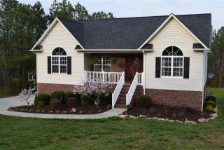 2069 Lake Acres Dr, Hickory, NC 28601-7231
