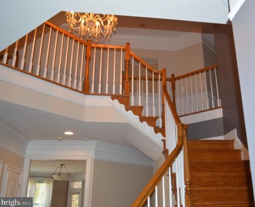 9300 Castle Hill Rd, Springfield VA  22153-3930 exterior