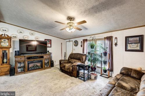 24 Raptor Dr, Hanover PA 17331-8159 exterior