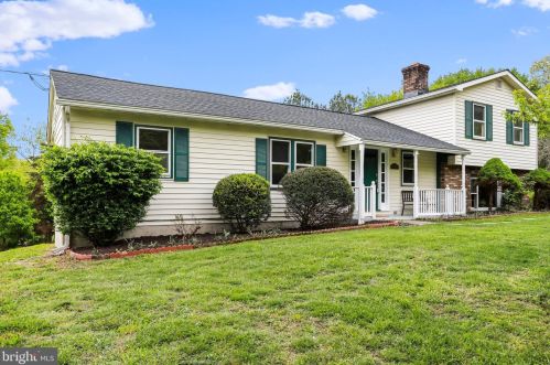 129 Cheney Ave, Harpers Ferry, WV 25425-6343