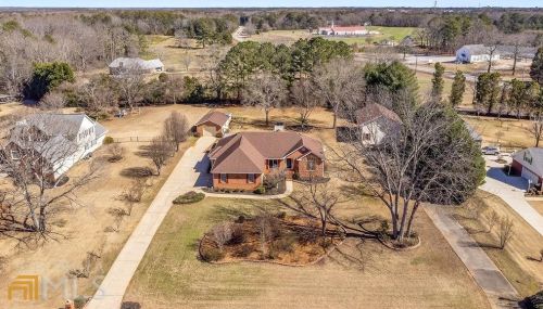 106 Williamsburg Dr, Mcdonough, GA 30253-6471