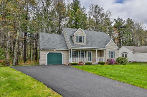 38 Scottsdale Dr, Hudson NH  03051-3750 exterior