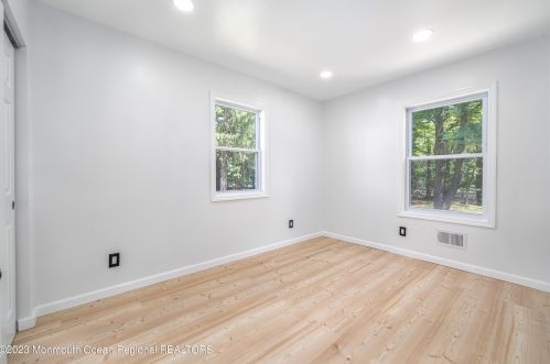 69 Byrnes Ln, Tinton Falls NJ  07724-1507 exterior