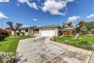 145 Barber St, Livermore, CA 94550-3338