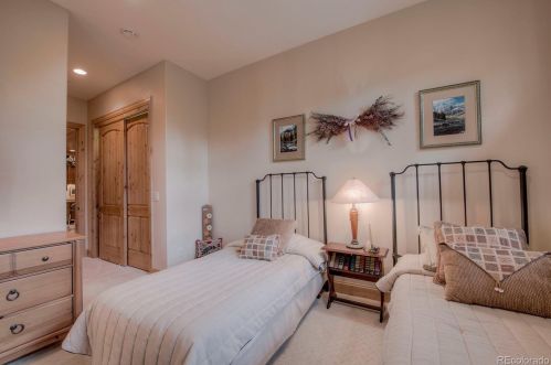 480 2 Cabins Dr, Silverthorne CO exterior