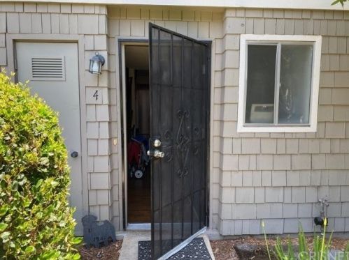 2112 Vista Way, Vista CA  92084-2704 exterior