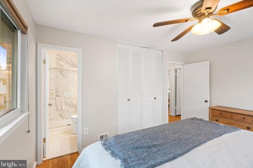 8811 Kenilworth Dr, Springfield VA  22151-1103 exterior