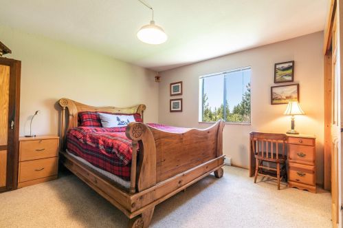 14263 Wolfgang Rd, Truckee CA  96161-6912 exterior
