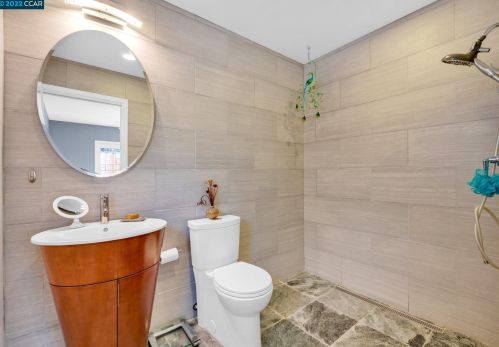 2378 Charlotte Ave, Concord CA  94518-2511 exterior