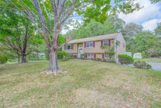 14 Bonnybrook Rd, Norwalk, CT 06850-2722