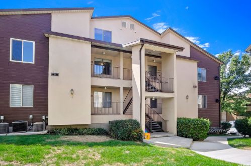 9229 Jefferson Cv, Sandy UT  84070-6691 exterior