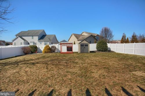 70 Pne Crk Dr, Carlisle PA  17013-9675 exterior