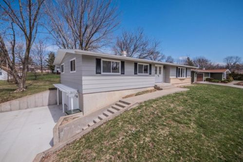 1311 Woody Ave, Moberly, MO 65270-3224