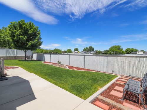 4662 8450, Taylorsville UT exterior