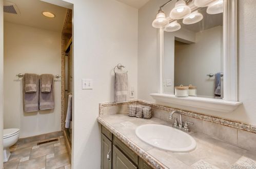 7075 Niagara Ct, Englewood CO 80112-1011 exterior