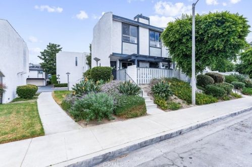 2100 Palmyra Ave, Orange CA  92868-3763 exterior