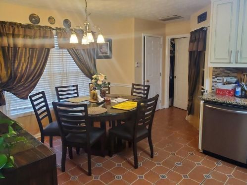 268 Rockingham Dr, Loganville, GA 30052-8933