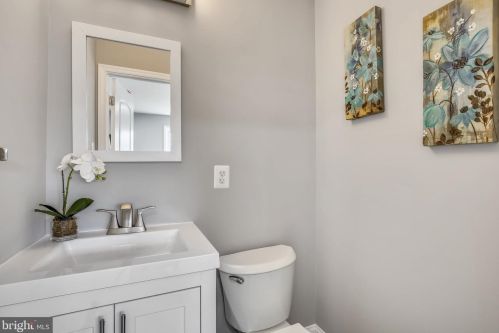 11810 Valleywood Dr, Silver Spring MD 20902-2233 exterior