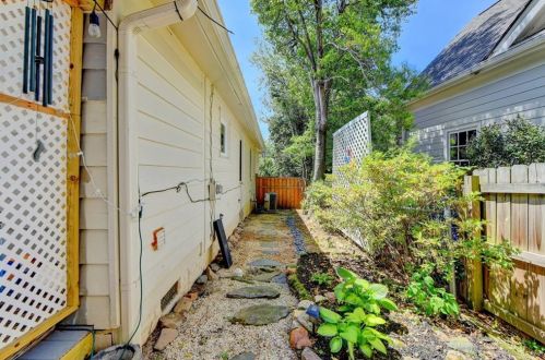 2215 Edison Ave, Atlanta GA  30305-4310 exterior