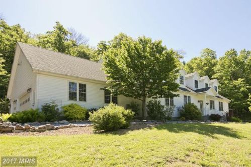 807 Driftwood Dr, Gerrardstown, WV 25420-4372