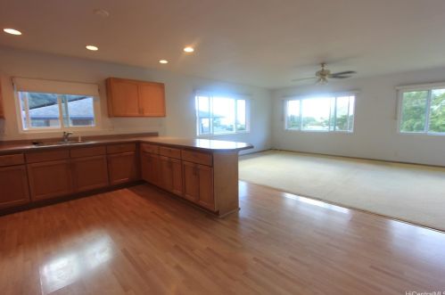 3086 Kaohinani Dr, Honolulu HI  96817-1040 exterior