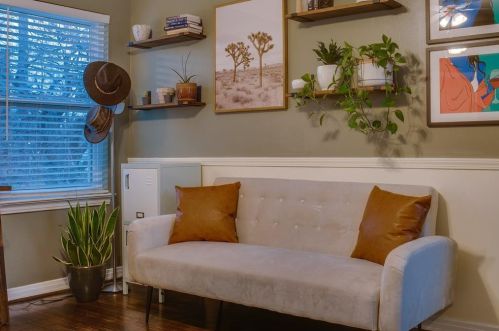 1132 Hampton Rd, Dallas TX 75208-3107 exterior