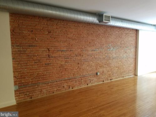 106 13th St, Philadelphia, PA 19107-4522