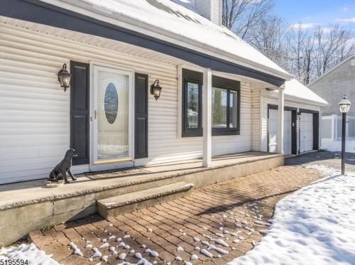 10 Lakeside Pl, Sparta, NJ 07871-3154