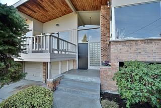 7705 116th St, Seattle, WA 98178-3840