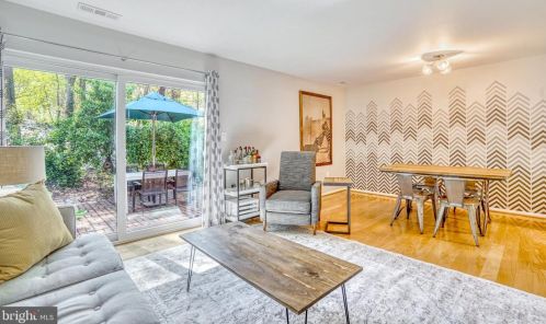 1713 Wainwright Dr, Herndon, VA 20190-3436