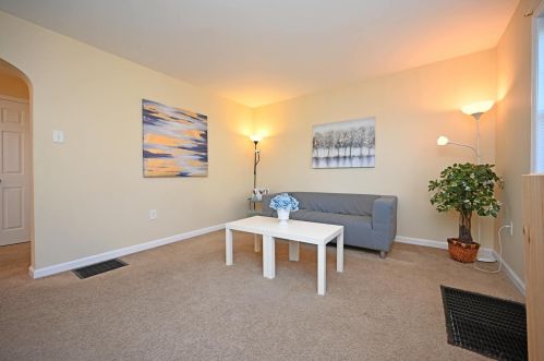 221 Harvest Ln, Cincinnati OH exterior