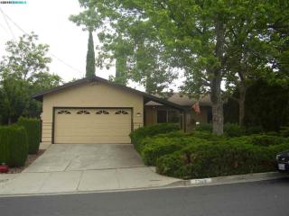 2360 Panoramic Dr, Concord, CA 94520-1319