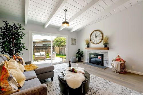 28562 Rochelle Ave, Hayward CA  94544-5454 exterior
