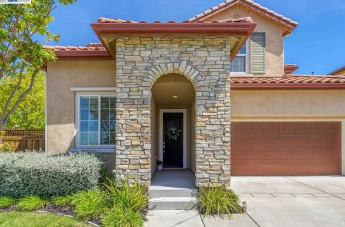 4837 La Vina St, Pleasanton, CA 94568-4855