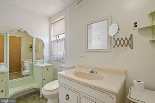 1424 Jackson St, Philadelphia PA  19145-3617 exterior